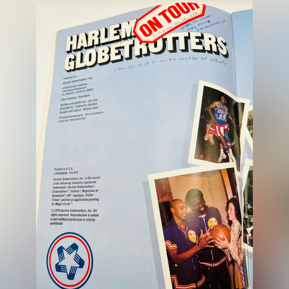 Harlem Globetrotters Program With Bold Colors - image 3